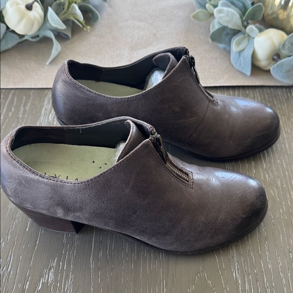 Salvia Gray/Taupe Leather Low Cut Ankle Bootie Comfortable Block Heel Size EU 40
